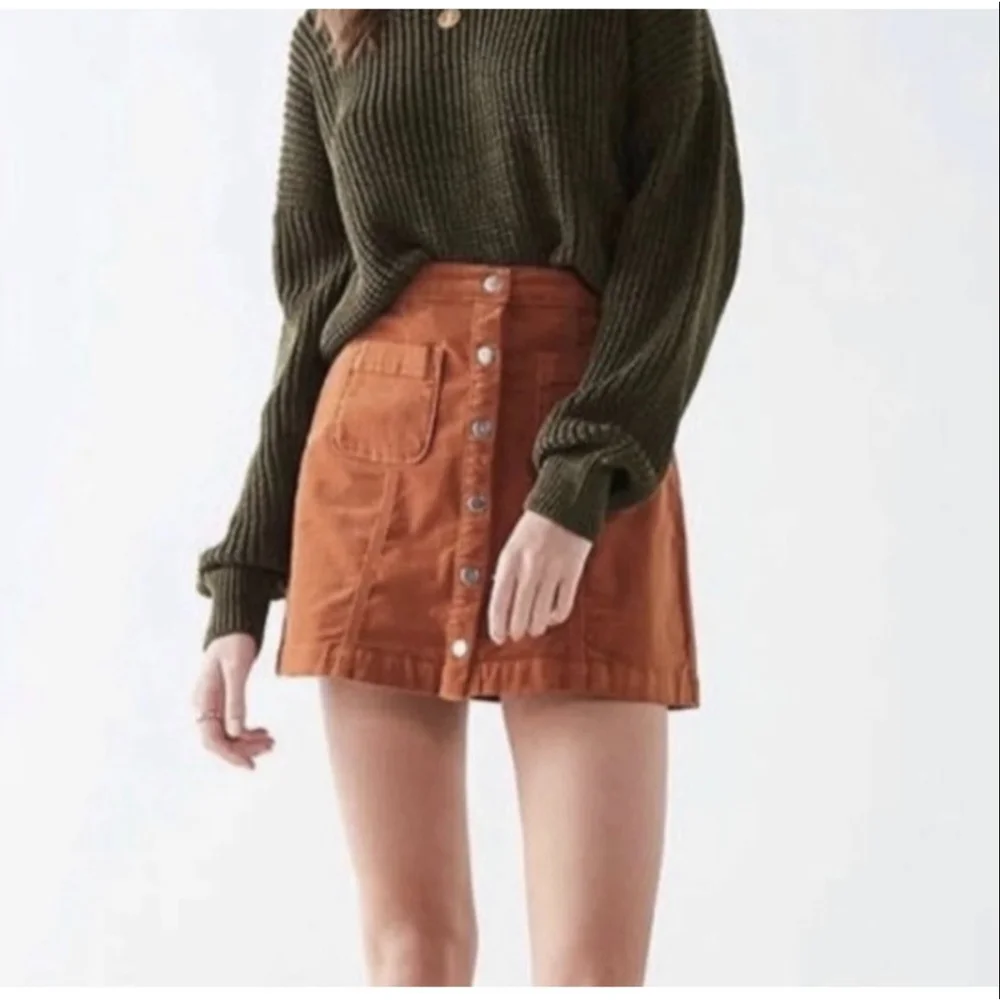 URBAN OUTFITTERS Corduroy Velvet Mini Skirt - Picture 1 of 4